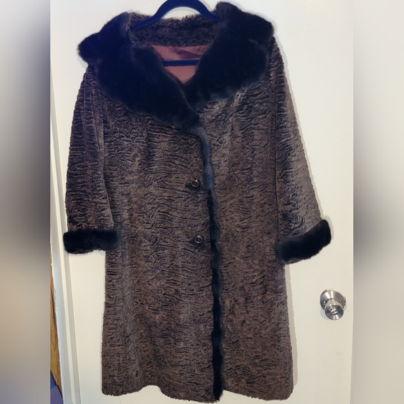 Aristocrat Jackets & Blazers - Sycamore Aristocrat Vintage 1970's Brown Faux Fur Women's Coat